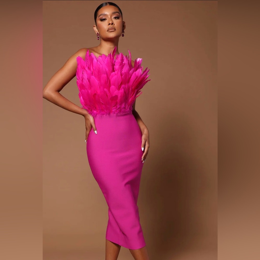 Fashion Nova Marianna Bandage Midi Dress - Magenta Size Medium NWT
SLOMW